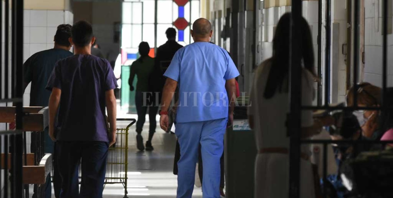 El Poder Ejecutivo promulgó la ley que permitirá el pase de médicos a planta
