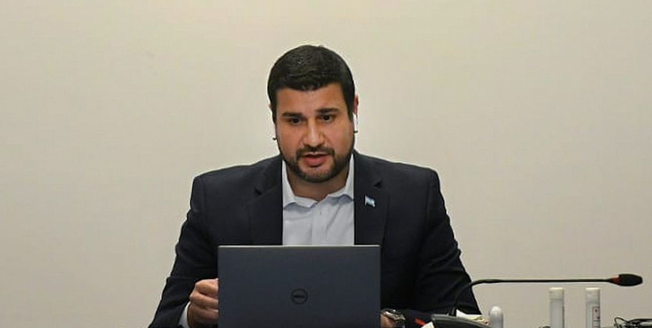 Dictamen favorable al DNU para declarar como servicios públicos a la telefonía móvil, internet y la TV paga