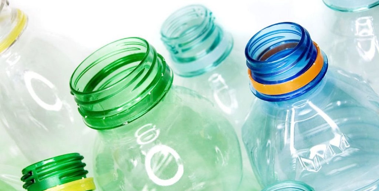 Una sustancia usada en envases plásticos puede causar cáncer 