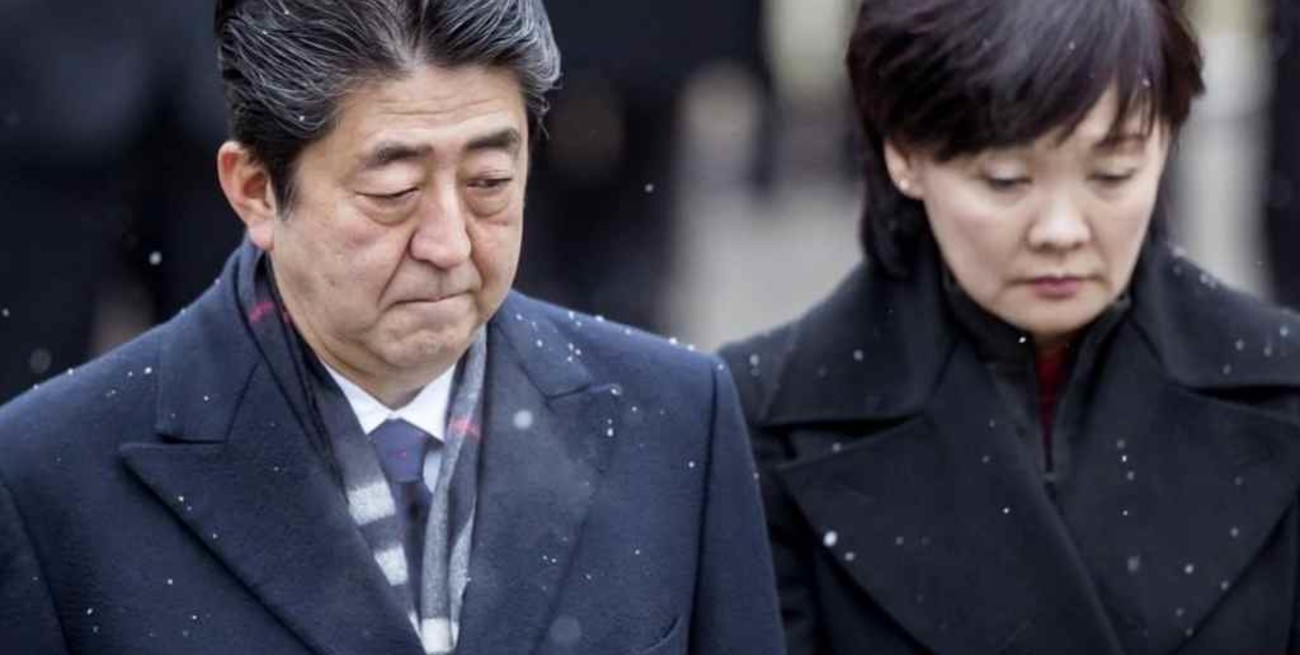 Advierten que el primer ministro japonés planea renunciar a causa de un problema de salud 