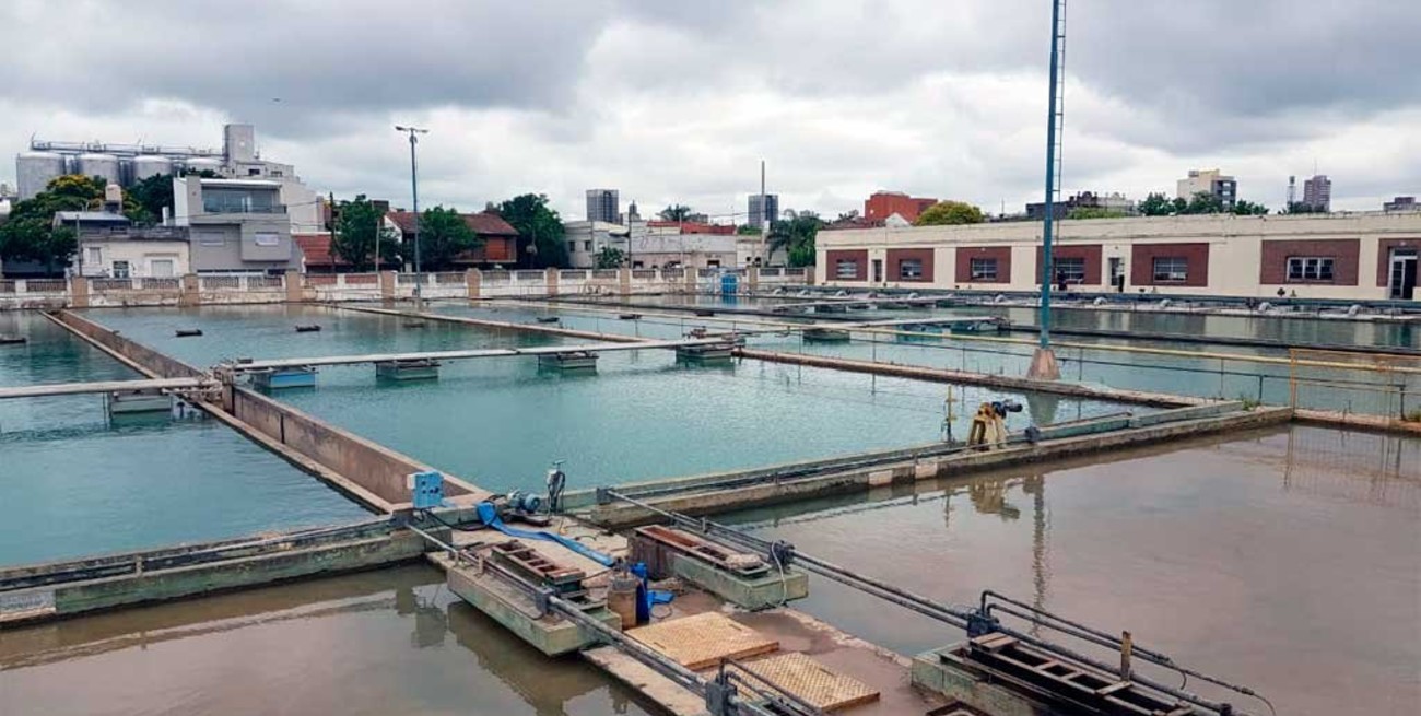 Aguas Santafesinas purga la red ante reclamos por turbiedad