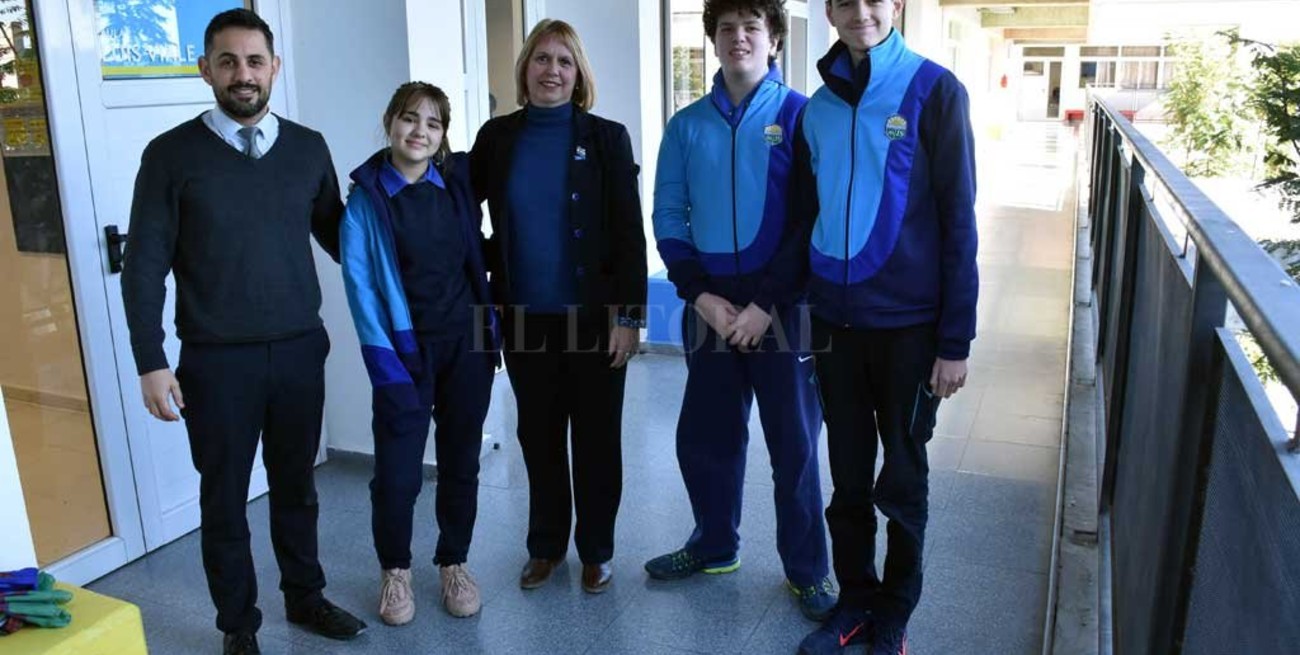 Por el mal estacionamiento, estudiantes hicieron un trabajo de conciencia vial 