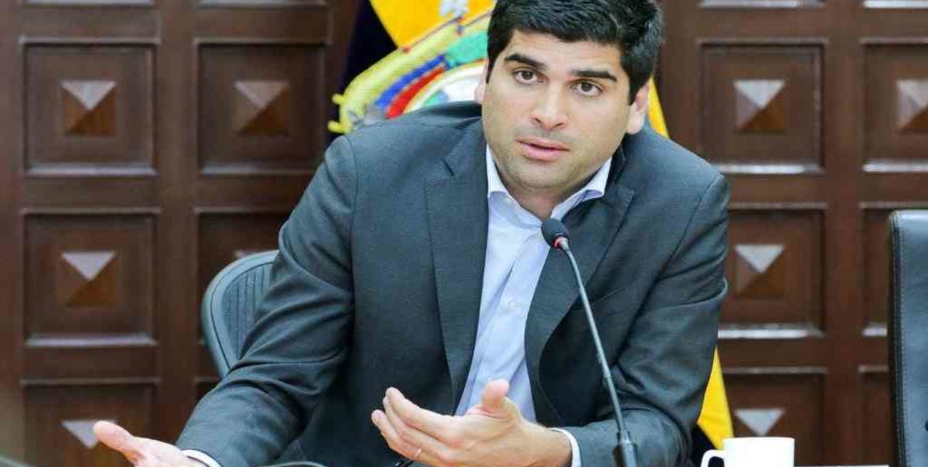 Otto Sonnenholzner, renunció a la vicepresidencia de Ecuador