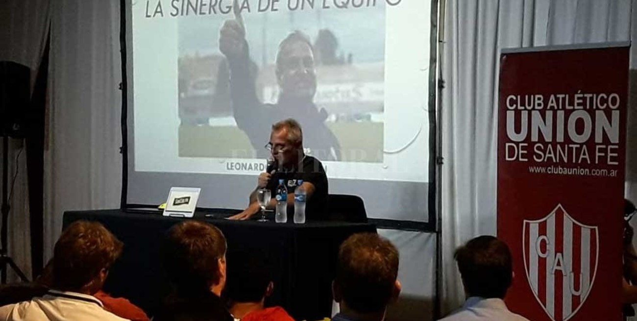  "En el fútbol puede faltar cualquiera menos el jugador"