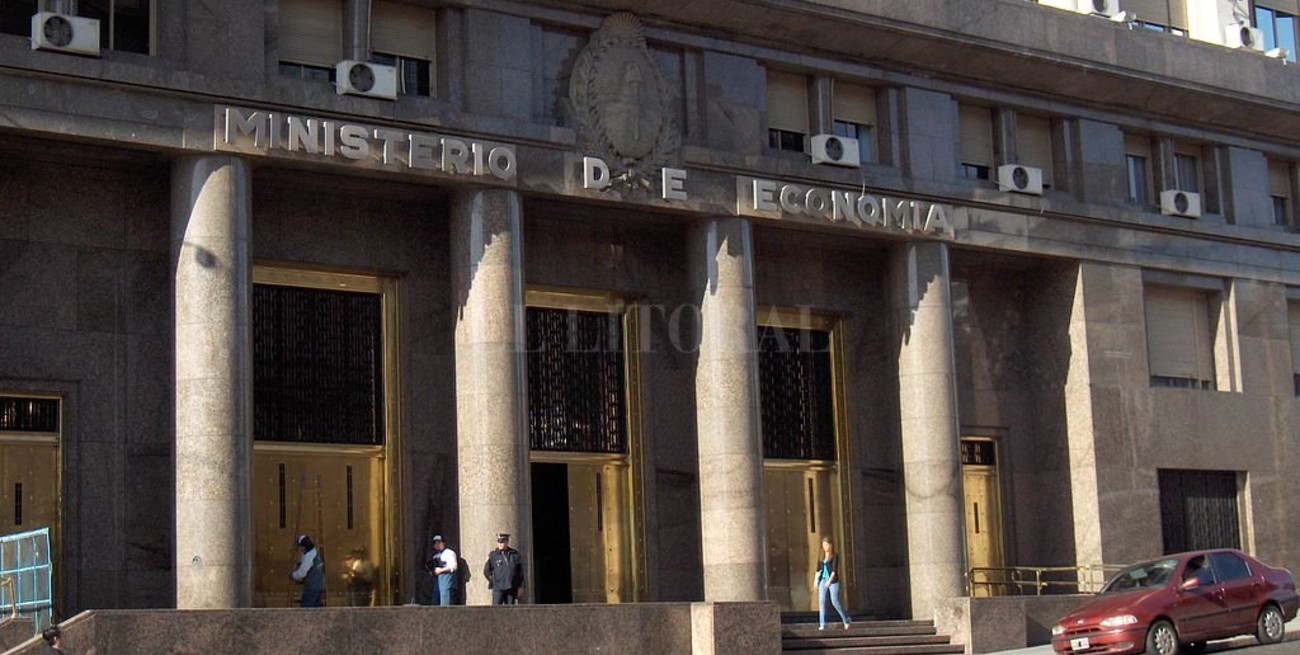 Déficit primario fue de casi $ 90 mil millones en agosto