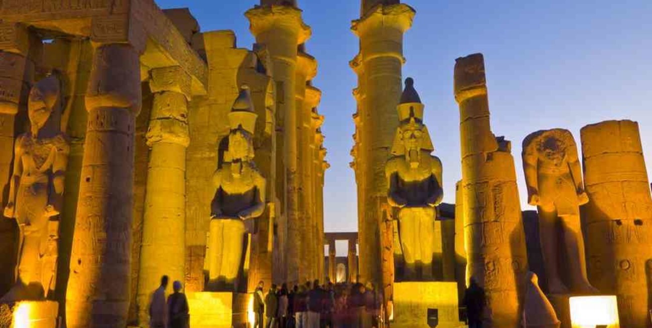 Un momia de 3.600 años y su ajuar, encontradas por españoles en Luxor