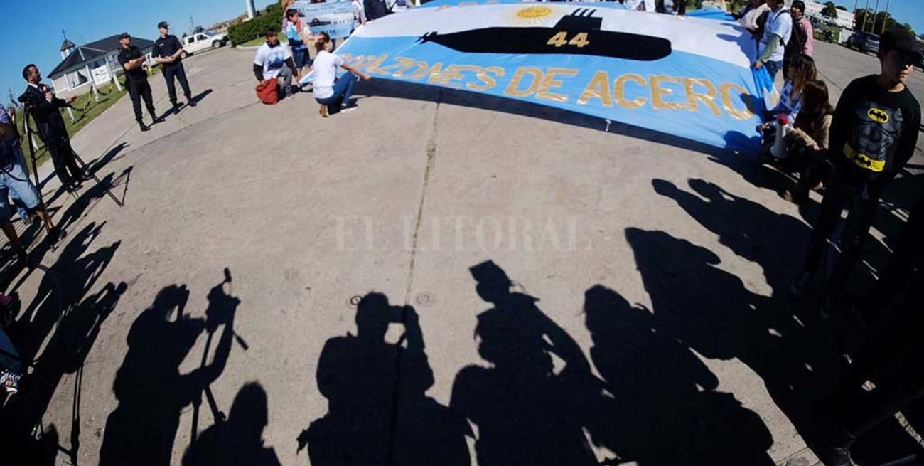 Los familiares insisten: "La gran mayoría quiere que el submarino se reflote"