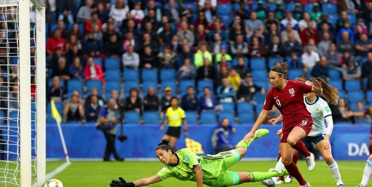Argentina cayó ante Inglaterra por la mínima