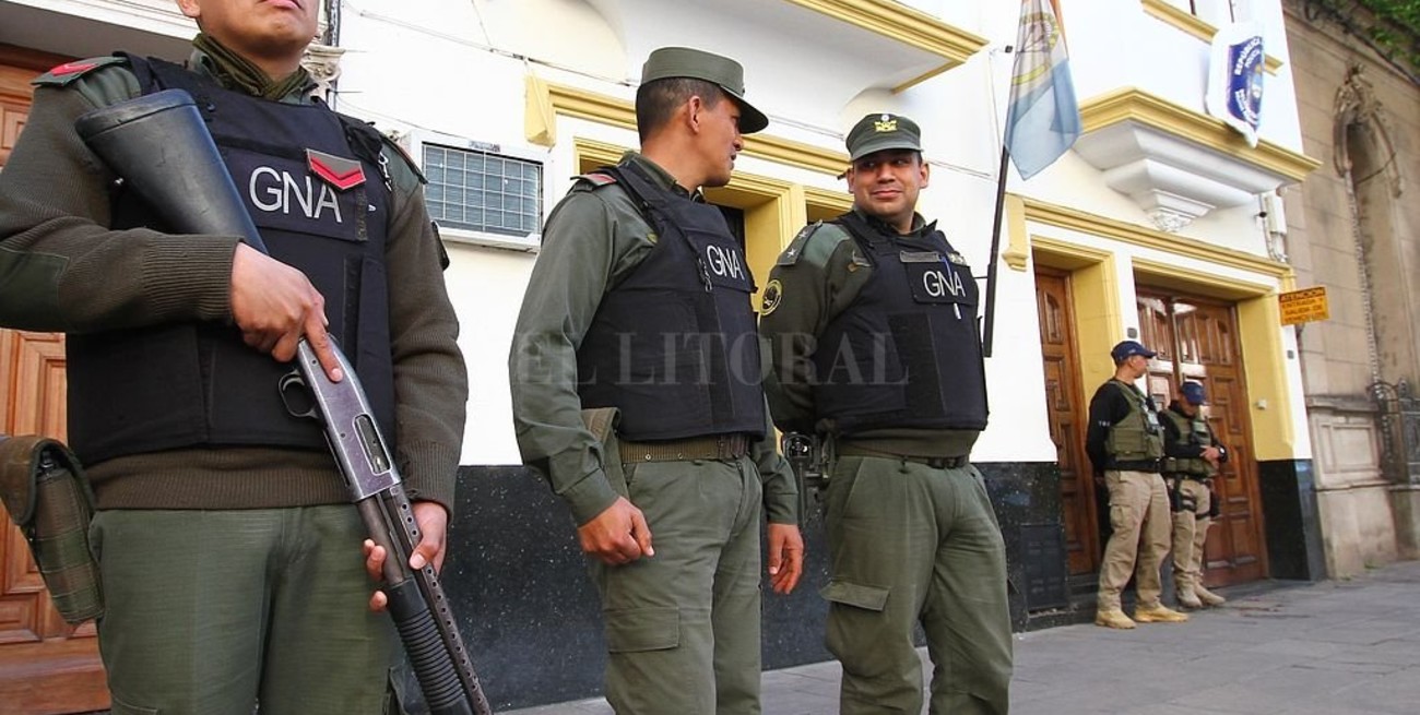 Procesan por asociación ilícita al ex jefe de la PFA en Santa Fe y a otros cinco policías