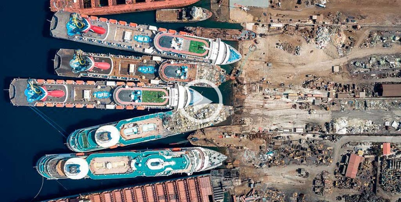 Video: sorprendente "cementerio" de cruceros en Turquía