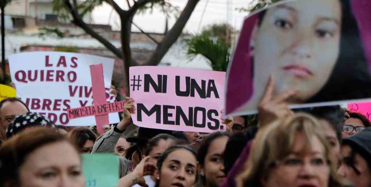México eleva a 65 años las penas por feminicidio