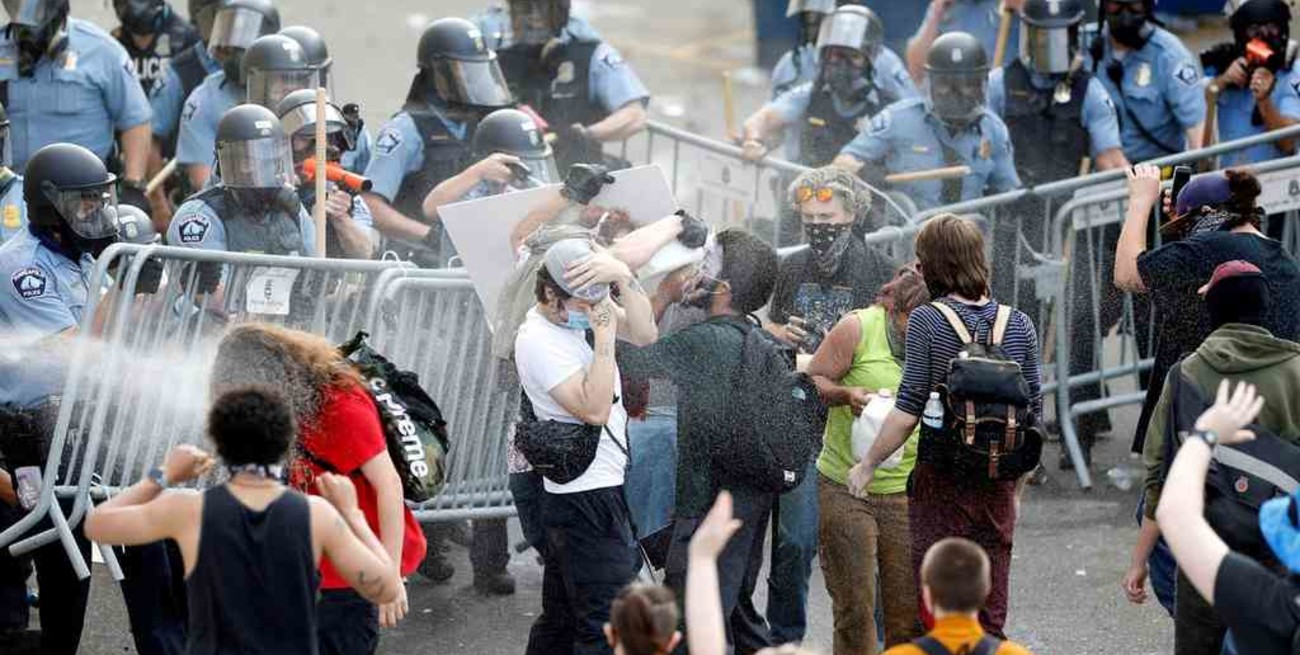 Recrudecen las protestas en Minneapolis por la muerte de un afroamericano a manos de policías