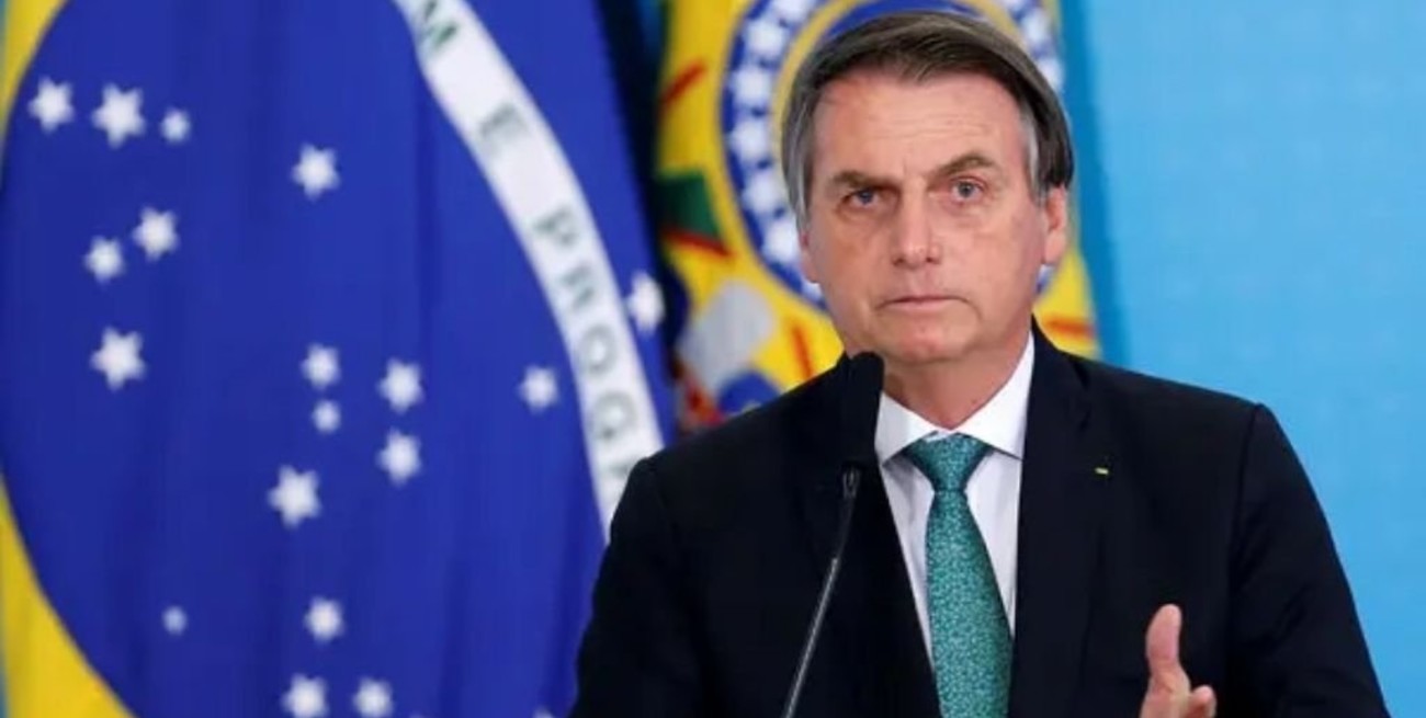 Bolsonaro: el Ejército puede salir a la calle para "acabar con esta cobardía del toque de queda"