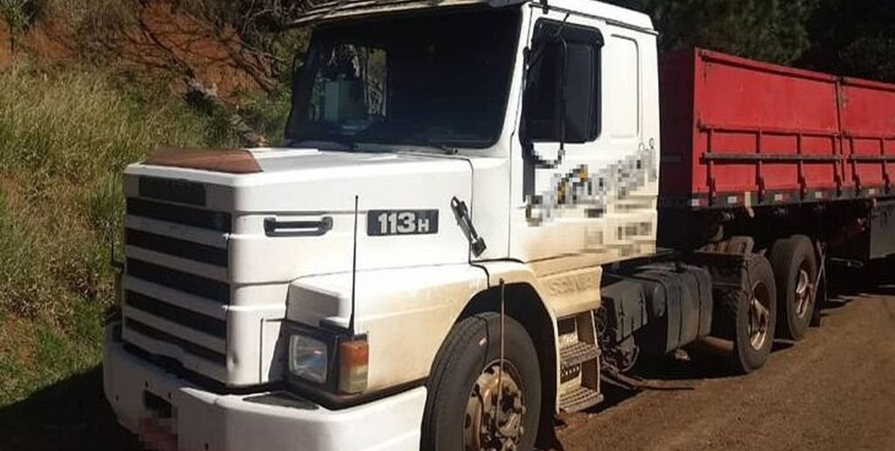 Un camionero brasileño llevaba más de un millón de pesos "en negro"