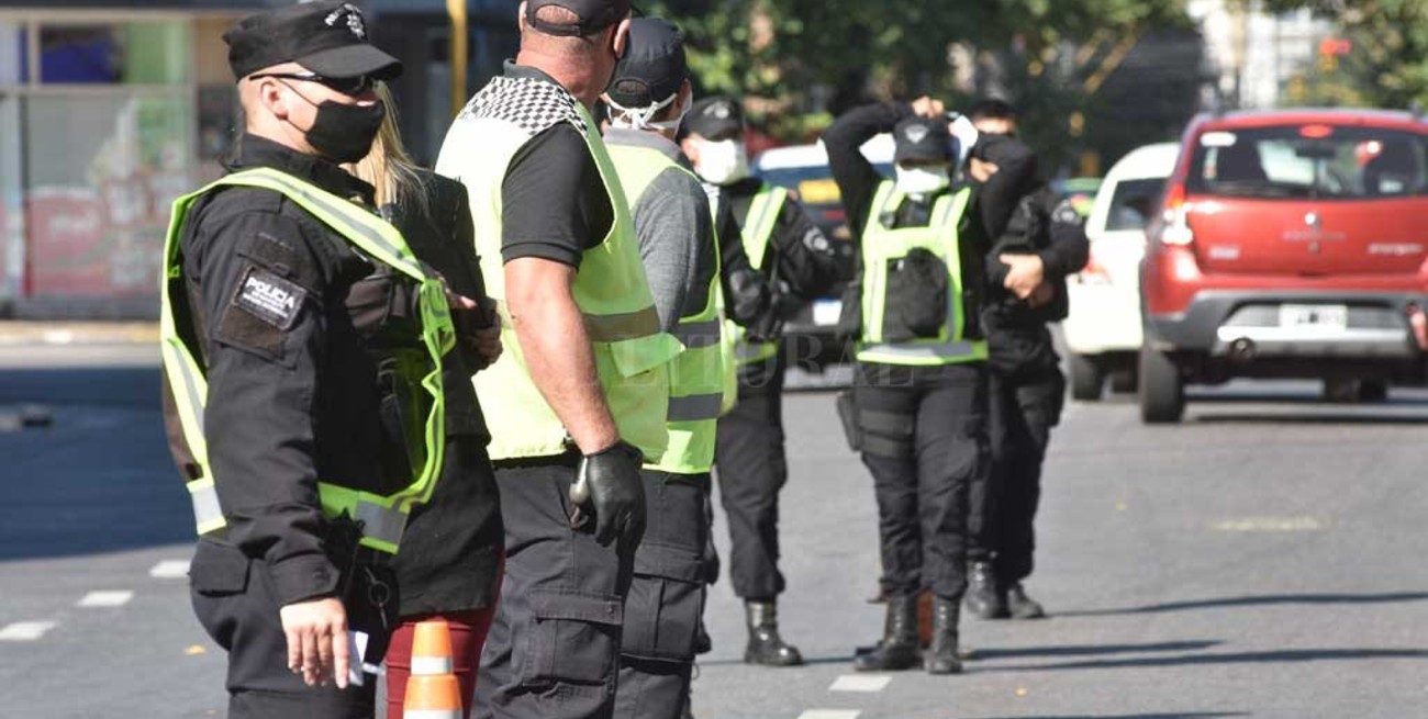 Intensifican los controles  de tránsito y a comercios