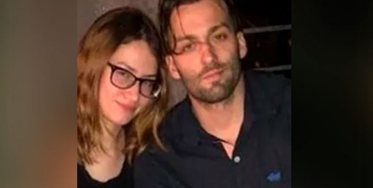 El hijo de la ex jueza acusado de matar a su novia se fue a su casa