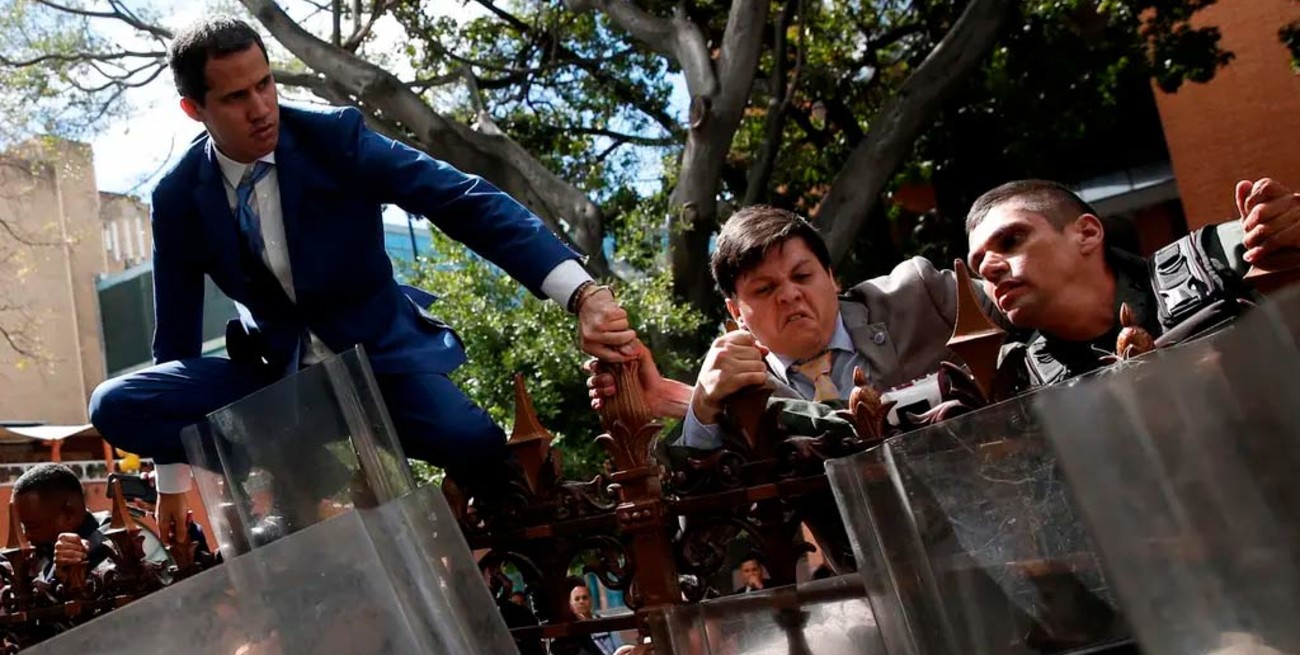 Venezuela: nombraron un nuevo presidente del parlamento y apartaron a Guaidó