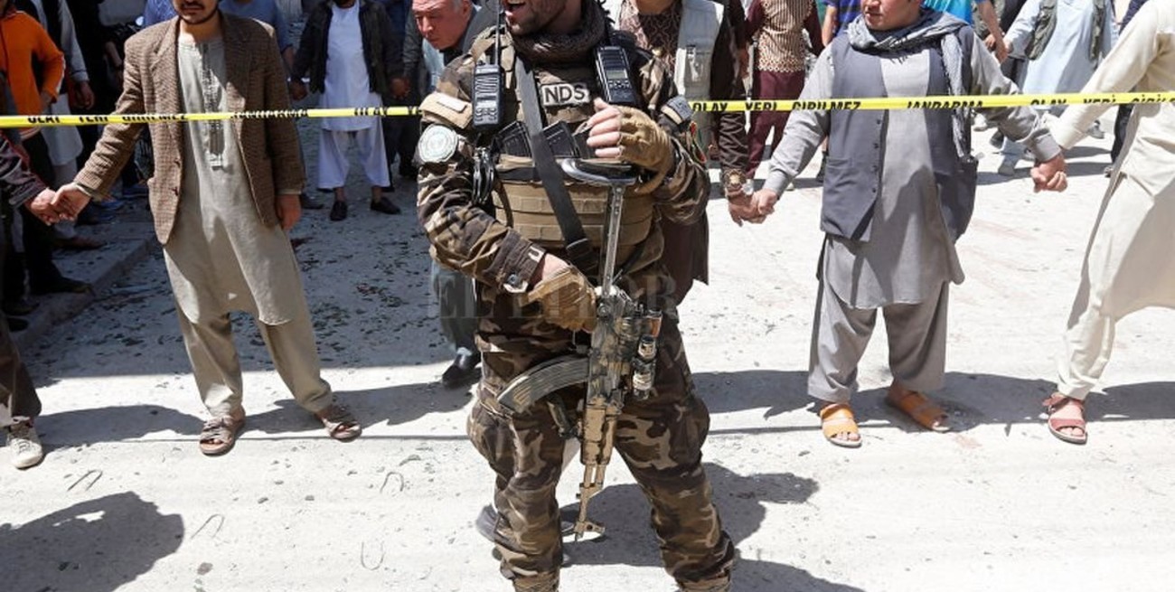 Al menos 13 muertos en atentado en mezquita en Afganistán