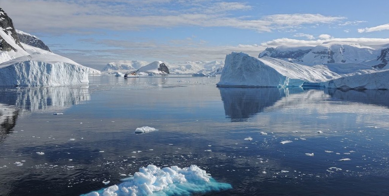 Cambio climático: Detectan por primera vez agua tibia bajo un glaciar de la Antártida
