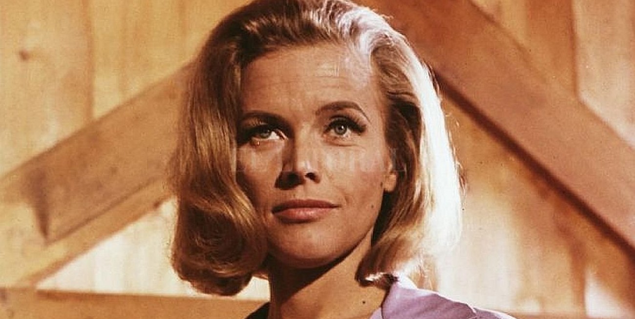 Falleció Honor Blackman, una de las "chicas Bond"