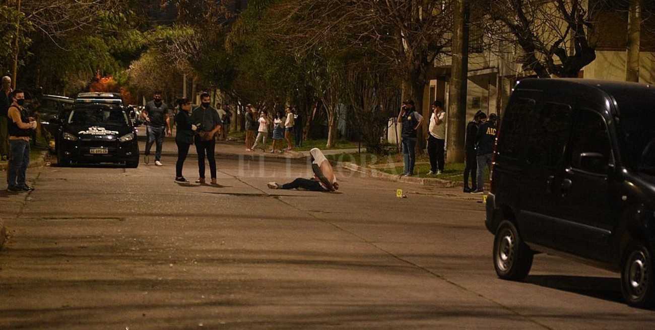 Visitó a un curandero para que le cuide la fortuna y lo entregó