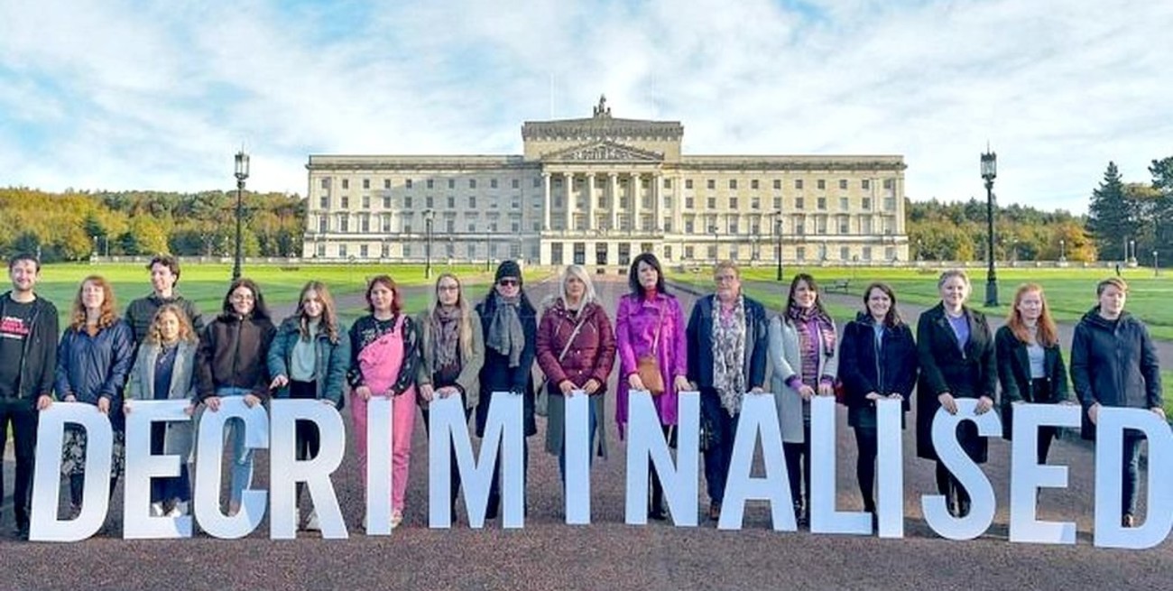 Irlanda del Norte legalizó el aborto y el matrimonio homosexual