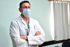 Flavio Raina. Néstor Carrizo, jefe de Terapia Intensiva del Hospital Cullen.