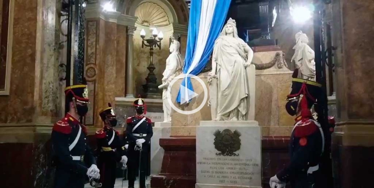 Video: así fue el homenaje del Regimiento de Granaderos a San Martín 