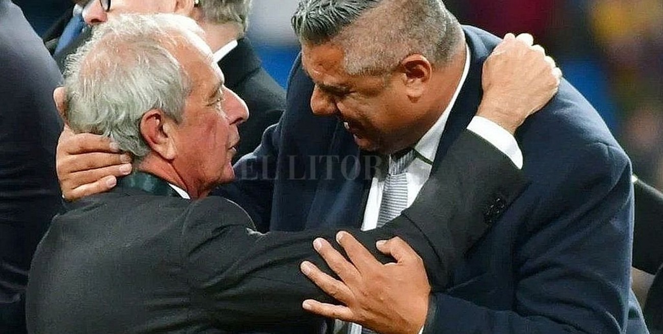 Claudio Tapia celebra el regreso de River a la AFA