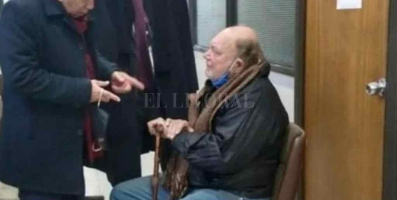 La acusación se basa en la autopsia, videos, vainas y un testigo presencial