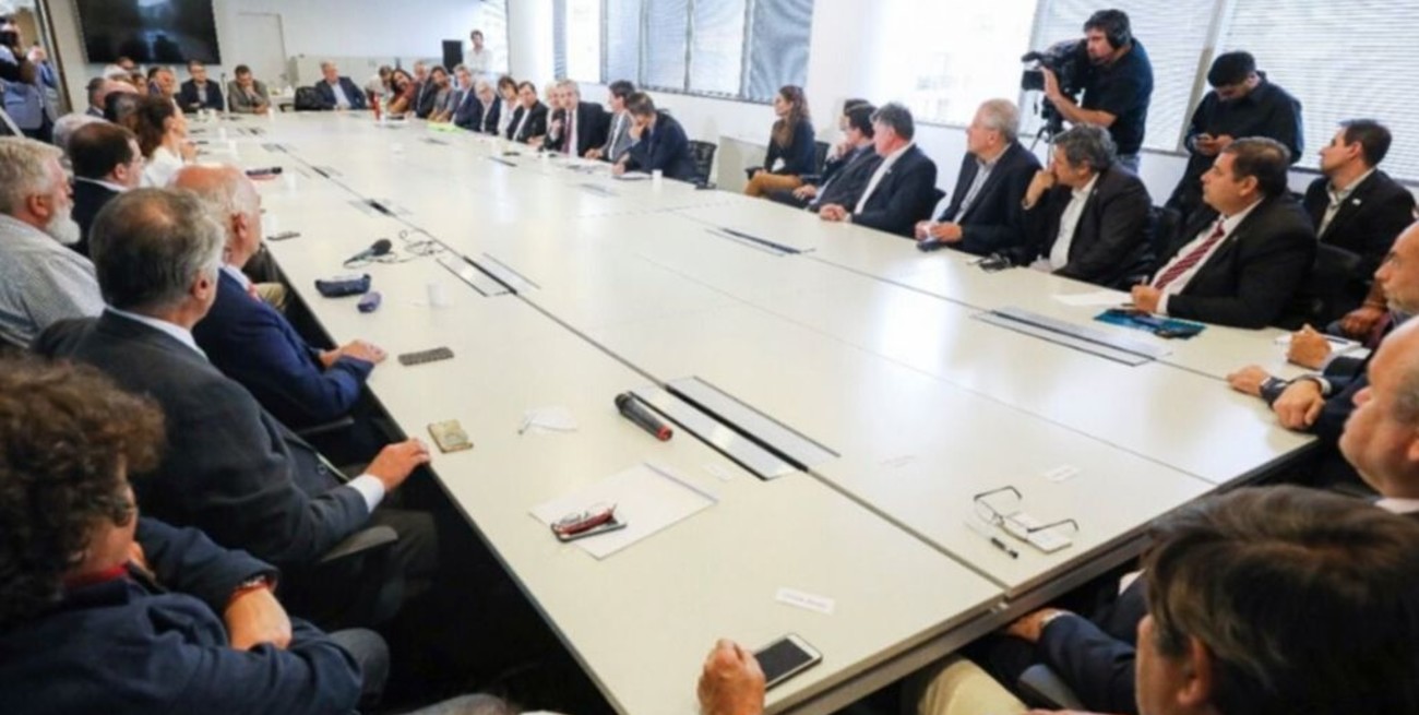 Fernández se reunió con las autoridades evangélicas