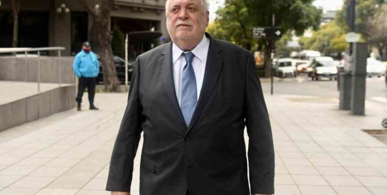 González García: "No debemos tirar por la borda todo lo hecho, la calle es un elemento peligroso"