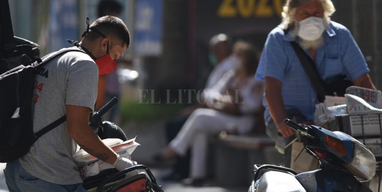 Carla Vizzotti enfatizó: "Las nuevas excepciones son para salidas laborales y no sociales"