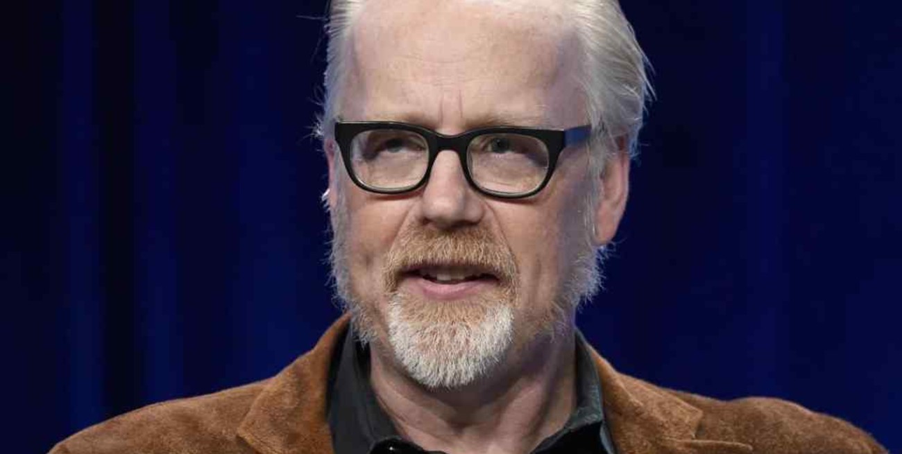 Uno de los presentadores de "Cazadores de mitos" fue acusado de violar a su hermana 