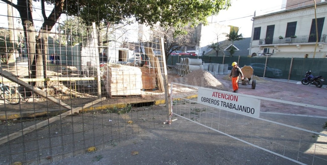 Comenzaron las obras en la plaza San Martín
