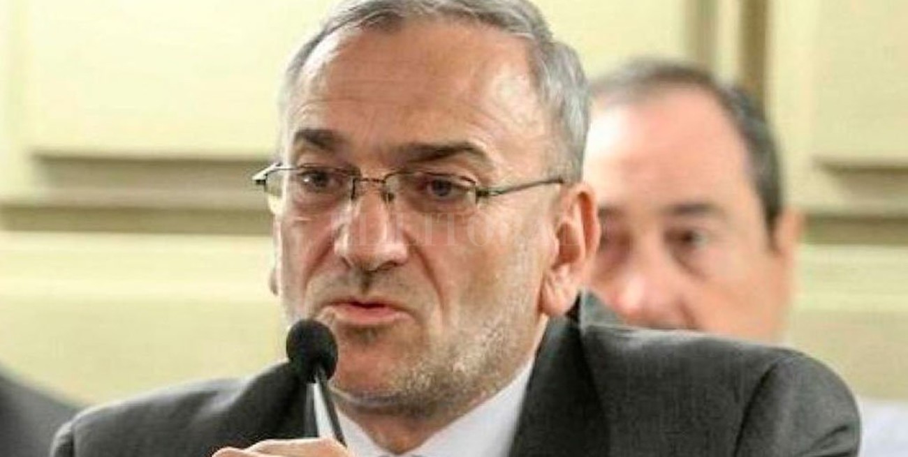 Calvo: "Perotti regulariza deudas con los municipios y comunas correspondientes"