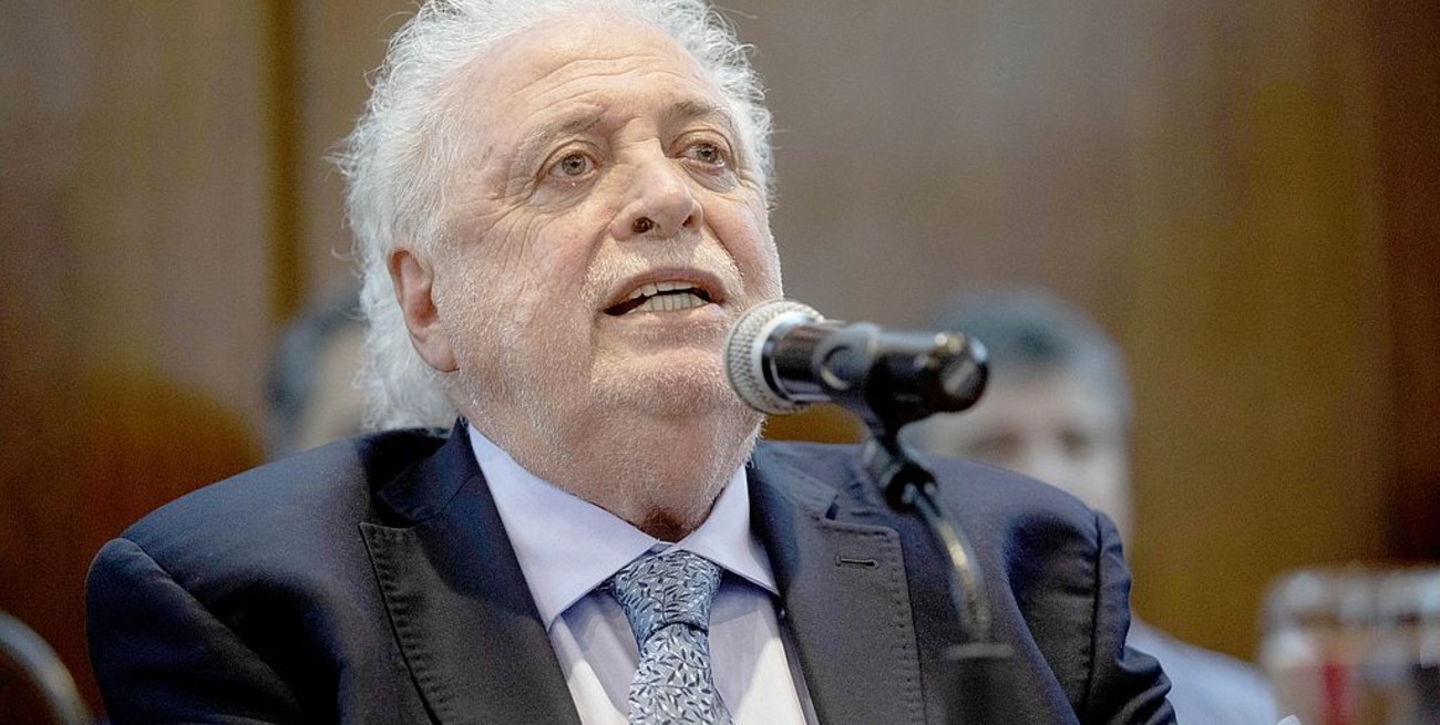 El ministro González García dijo que pensó que el coronavirus iba a llegar "un poco más tarde"