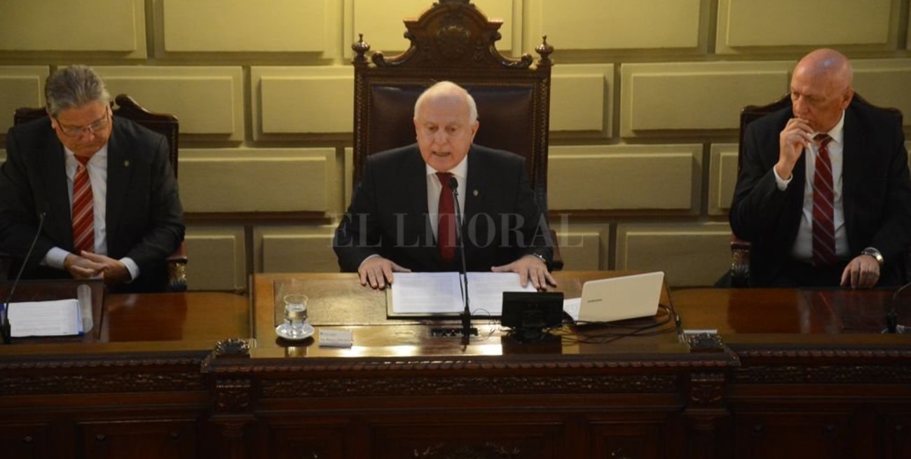 Lifschitz reiteró que "su problema no es la reeleción" sino "lograr una Reforma de la Constitución"