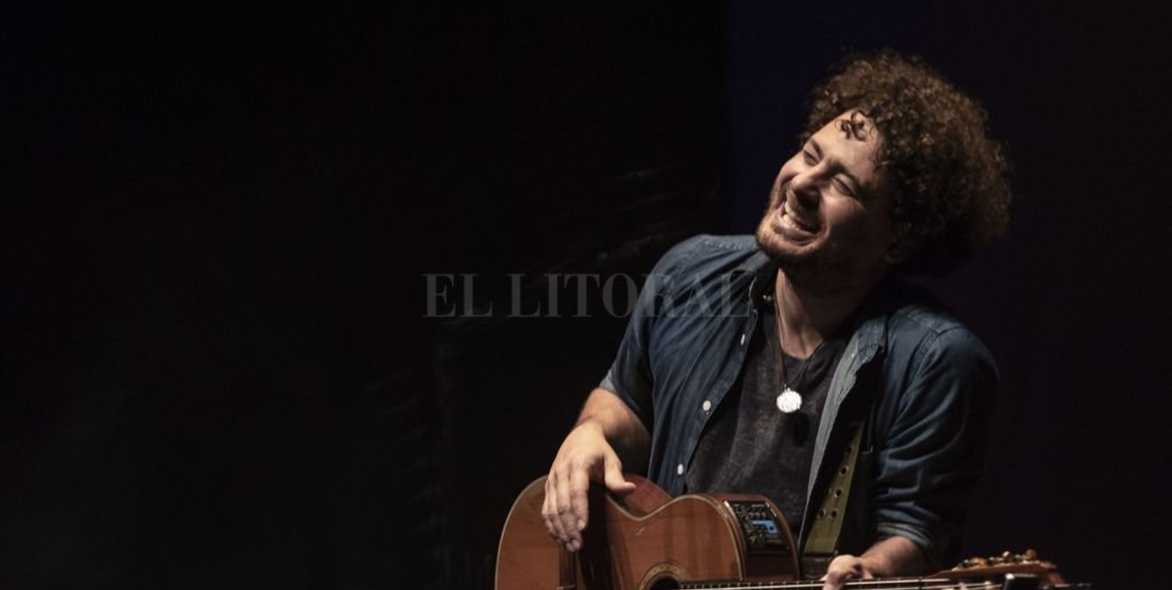 "Las canciones son esa manera de lamerse las heridas y de celebrar momentos hermosos"