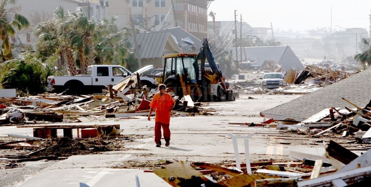 Sube a 14 la cifra de muertes por el huracán "Michael" 