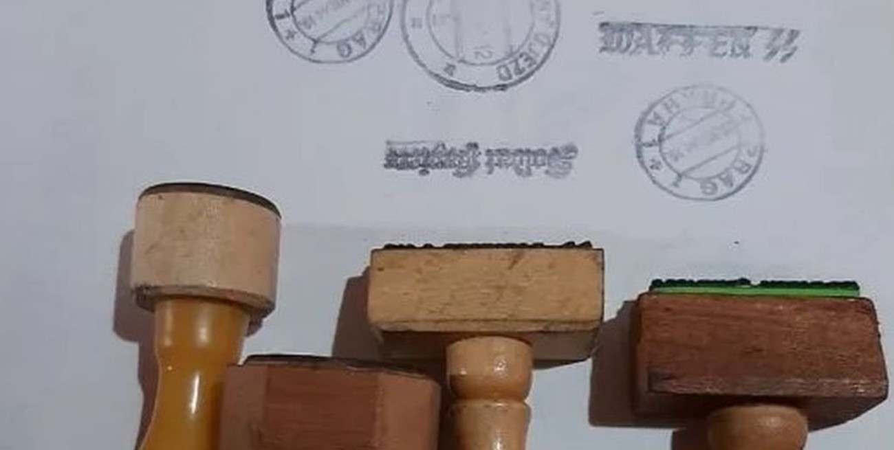 Entre Ríos: encontraron sellos nazis originales en una casa de antigüedades