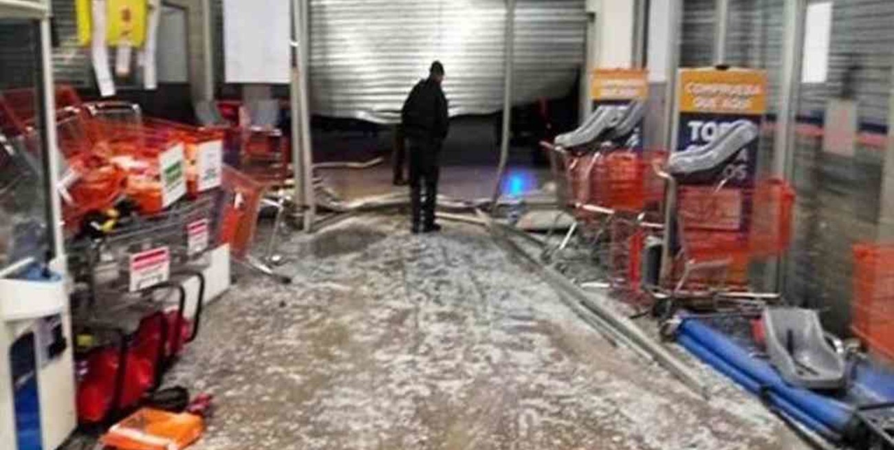 México: descubren 11 grupos de Facebook y 45 perfiles dedicados a organizar saqueos