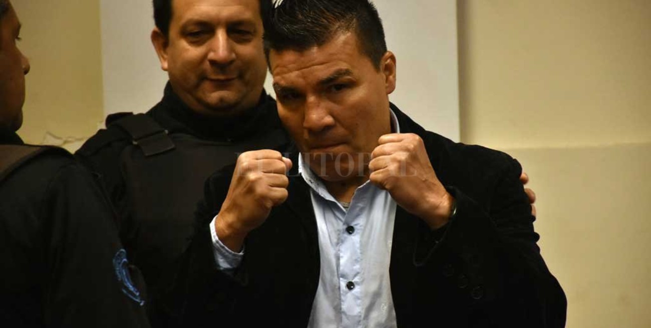 Gestos desafiantes de Baldomir, en la   previa del juicio por el abuso de su hija