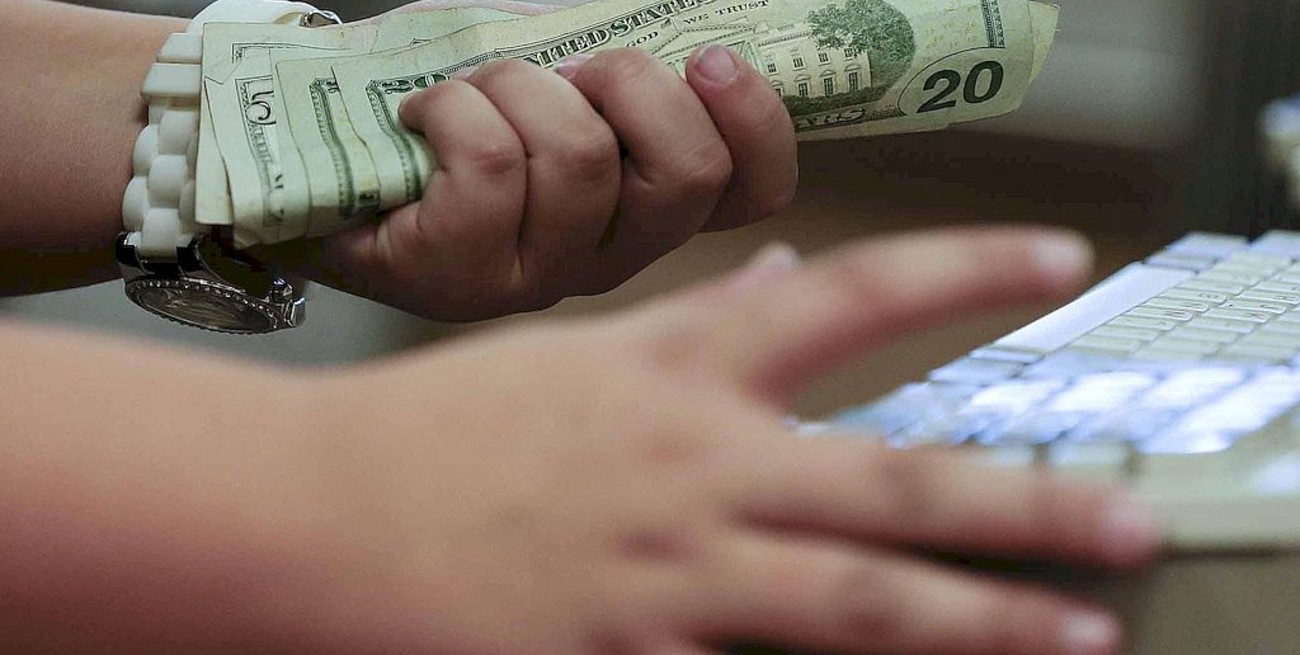 El dólar abre a $ 68,75 en el Banco Nación y el blue se vende a $ 117