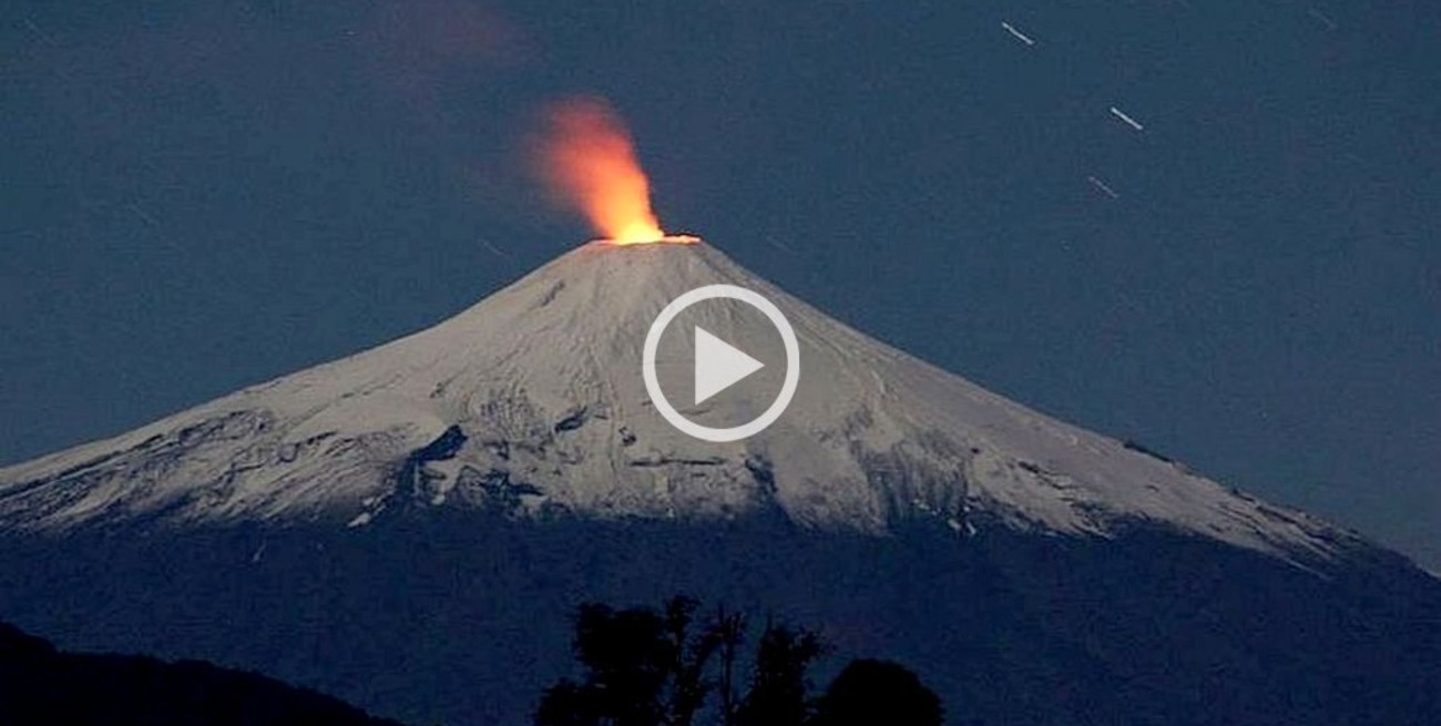 Elevan el alerta a "naranja" por la actividad del volcán chileno Villarrica