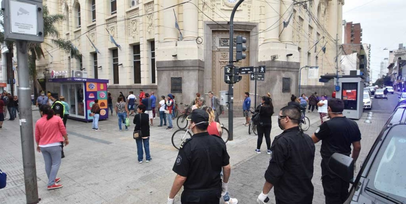 Finalmente, el viernes reabrirán los bancos para atender el pago a jubilados y beneficiarios de seguridad social