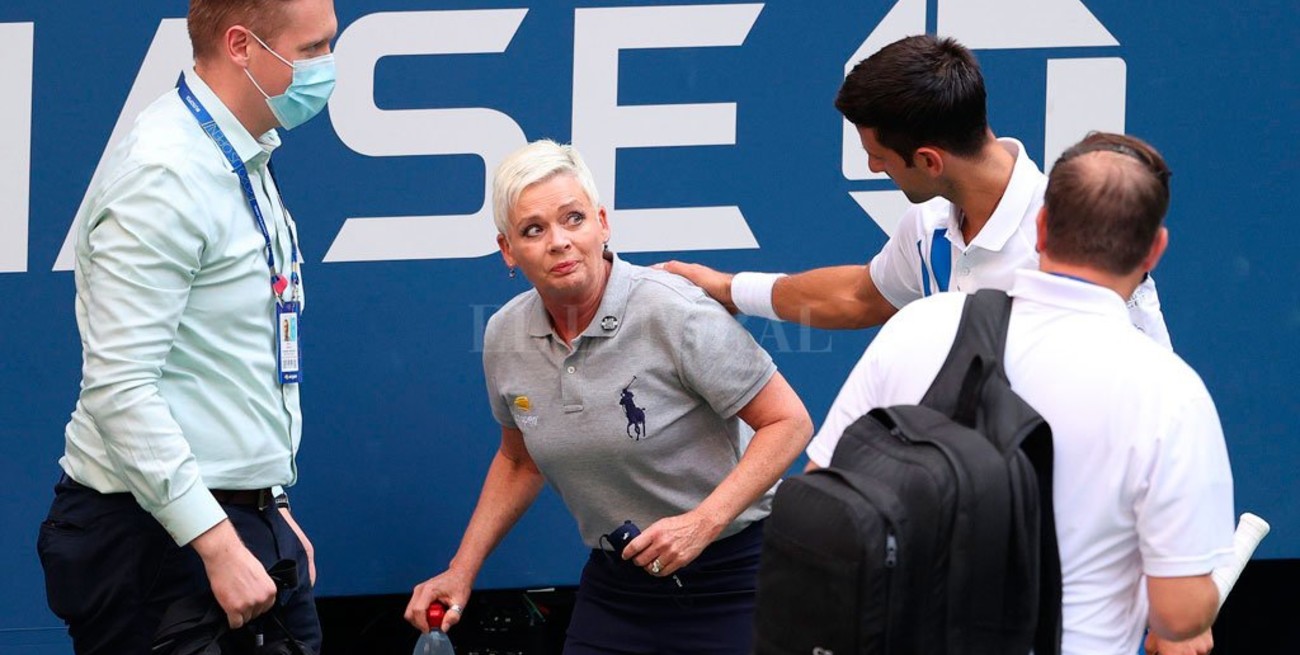 Djokovic se solidarizó con la jueza de línea que tras el incidente recibió amenazas 