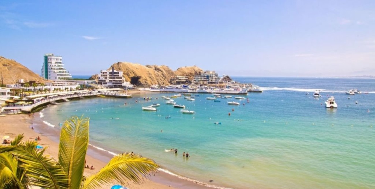 Perú mantiene prohibido bañarse en el mar y tomar sol en playas por la pandemia