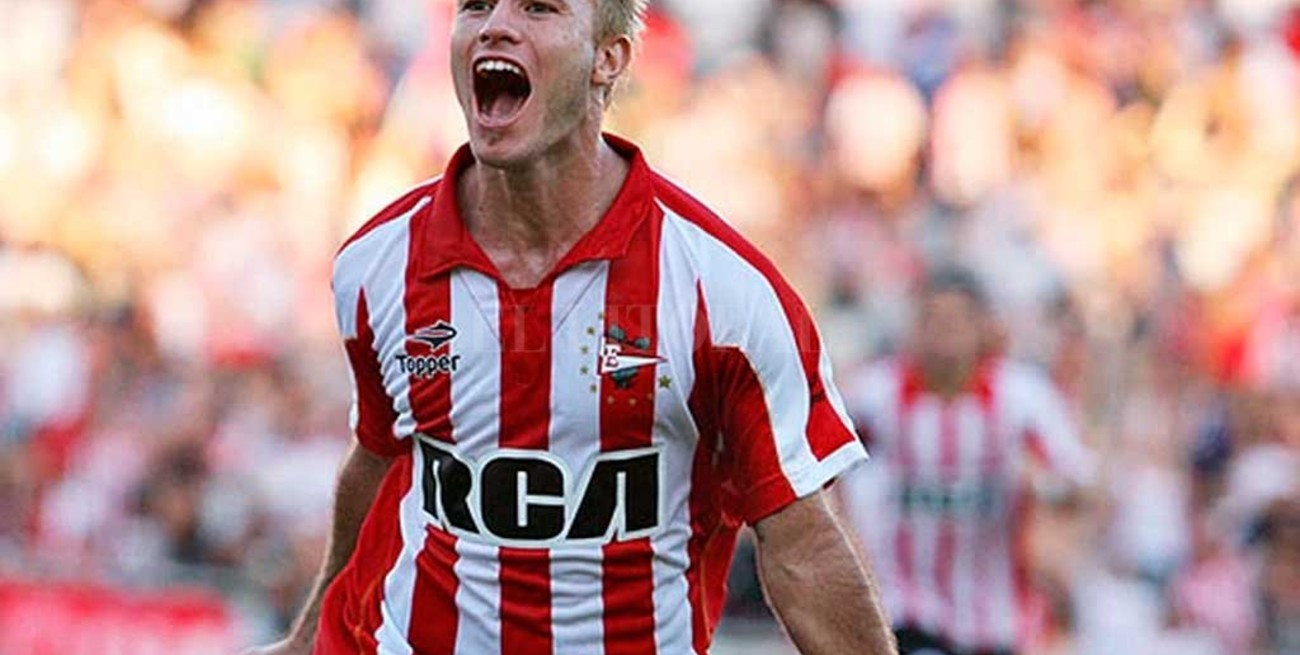 "Gata" Fernández quiere retirarse en cancha