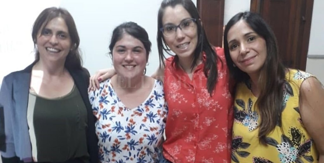 Primera egresada en Licenciatura en Obstetricia de la provincia